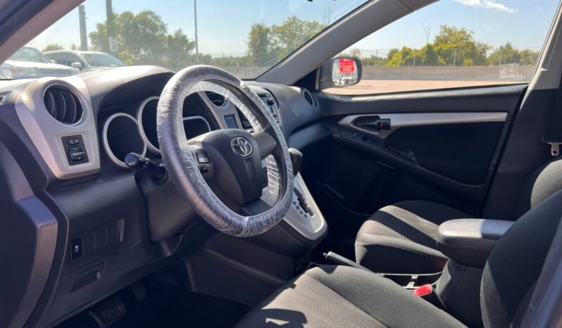 
								2013 Toyota Matrix 4dr Wgn Auto FWD full									