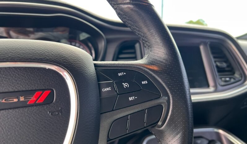 
								2017 Dodge Challenger 2dr Cpe SXT Plus full									