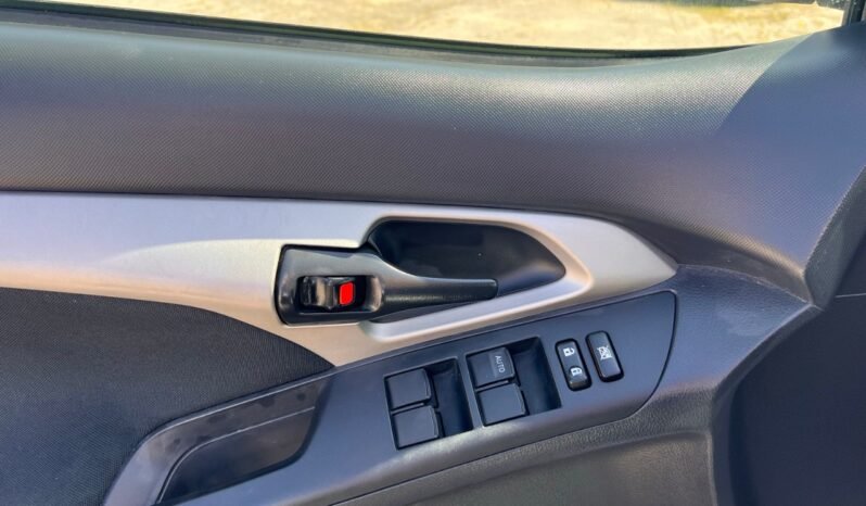 
								2013 Toyota Matrix 4dr Wgn Auto FWD full									