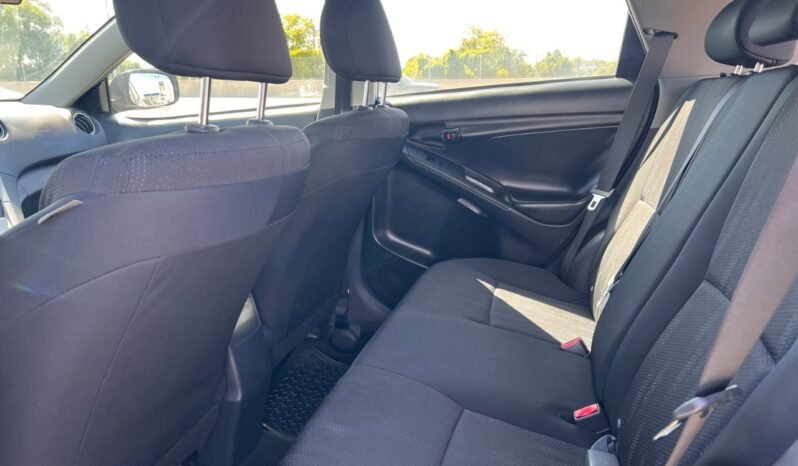 
								2013 Toyota Matrix 4dr Wgn Auto FWD full									