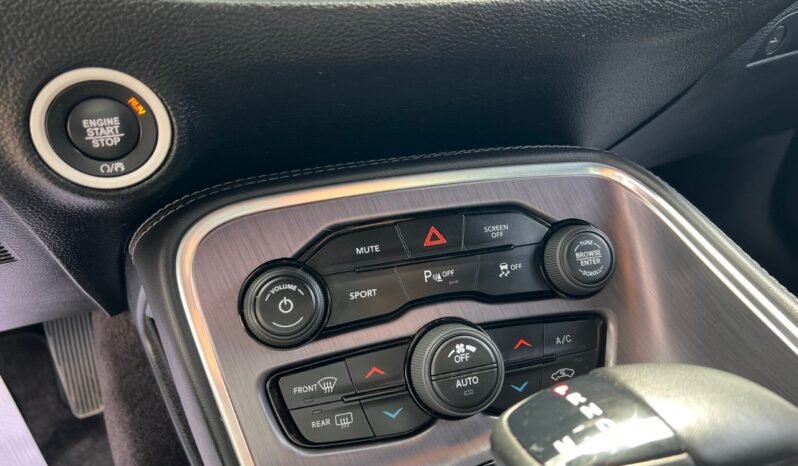 
								2017 Dodge Challenger 2dr Cpe SXT Plus full									
