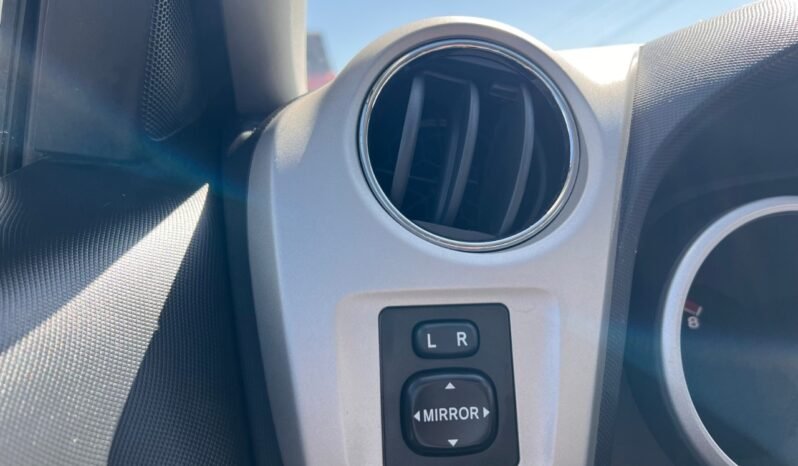 
								2013 Toyota Matrix 4dr Wgn Auto FWD full									
