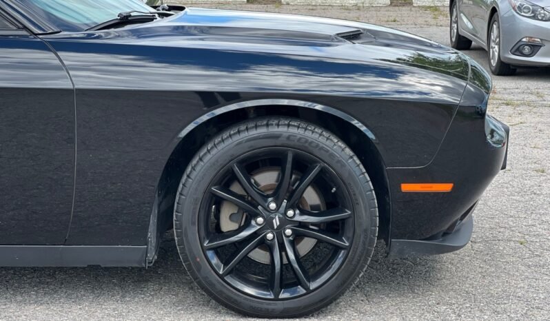 
								2017 Dodge Challenger 2dr Cpe SXT Plus full									