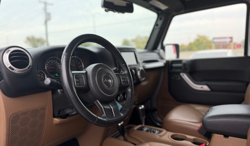 
								2017 Jeep Wrangler 4WD 2dr Sahara full									