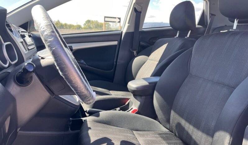 
								2013 Toyota Matrix 4dr Wgn Auto FWD full									