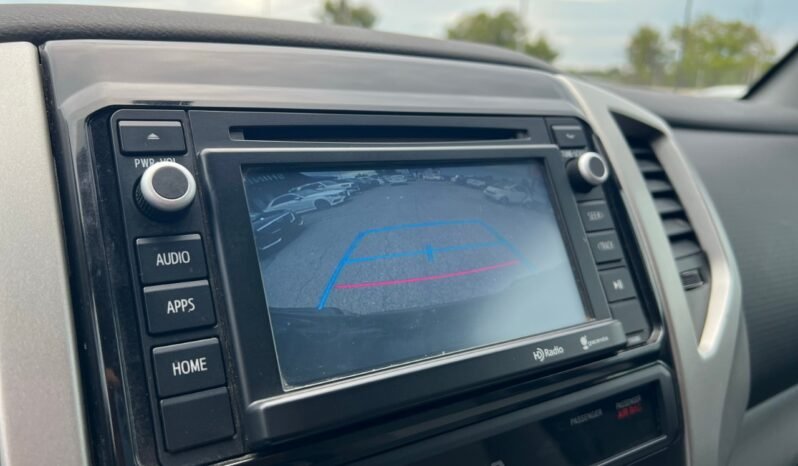 
								2015 Toyota Tacoma 4WD Double Cab V6 Auto full									