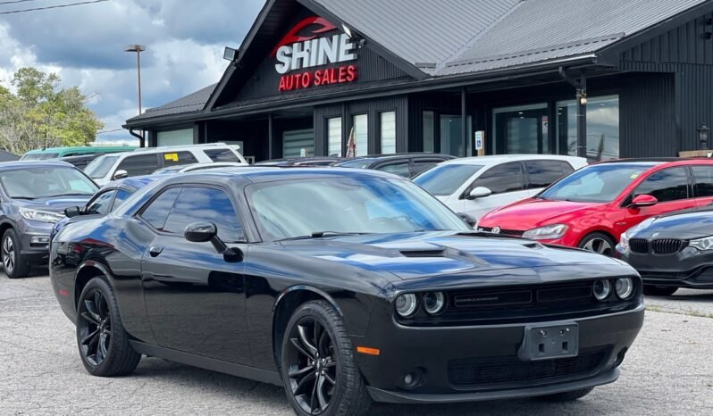 2017 Dodge Challenger 2dr Cpe SXT Plus