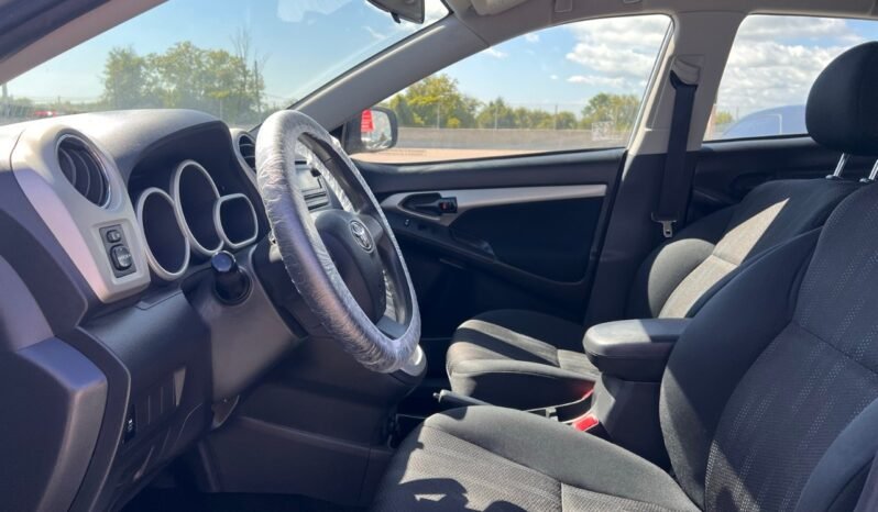 
								2013 Toyota Matrix 4dr Wgn Auto FWD full									