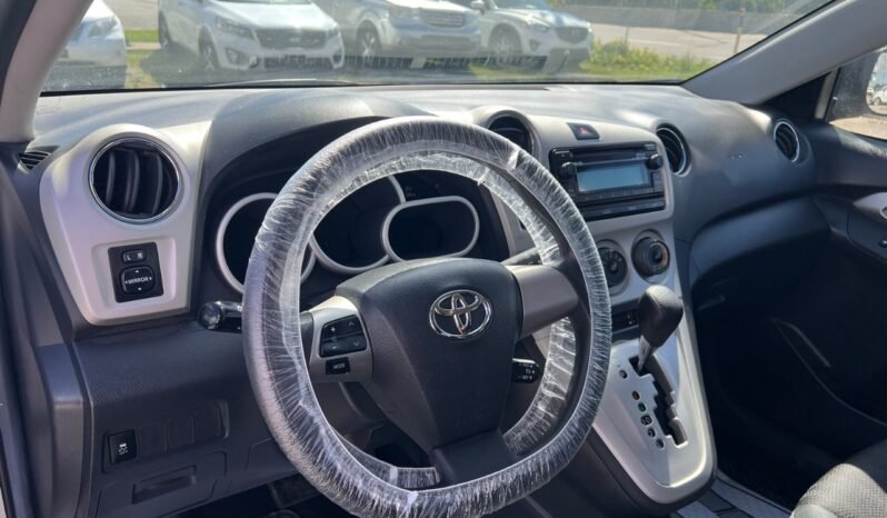 
								2013 Toyota Matrix 4dr Wgn Auto FWD full									