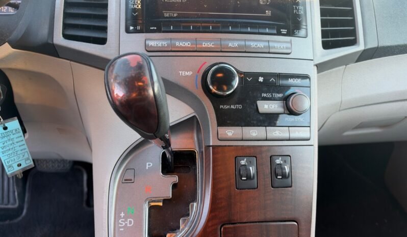 
								2010 Toyota Venza 4dr Wgn AWD full									