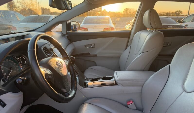 
								2010 Toyota Venza 4dr Wgn AWD full									