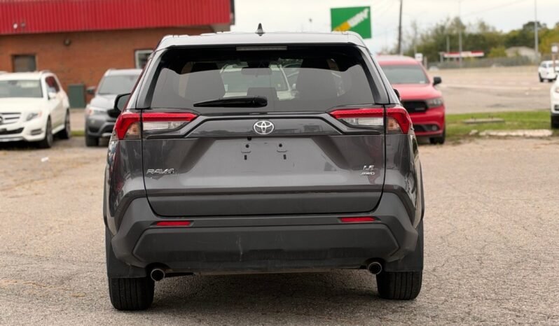 
								2022 Toyota RAV4 LE AWD full									