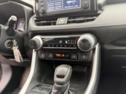 
										2022 Toyota RAV4 LE AWD full									
