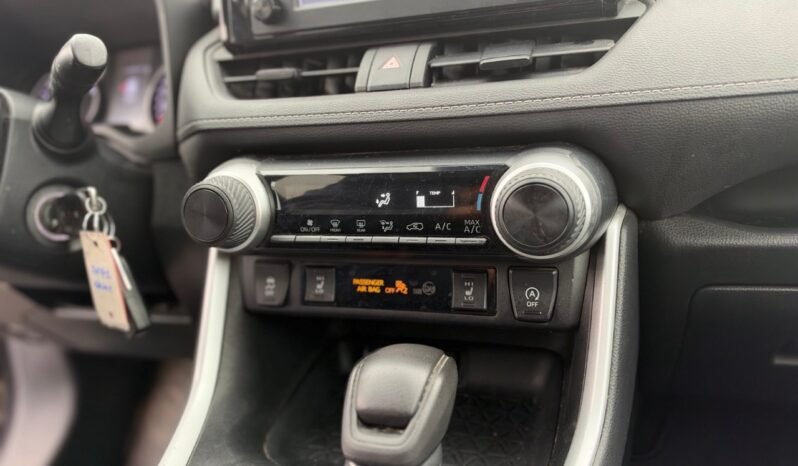 
								2022 Toyota RAV4 LE AWD full									