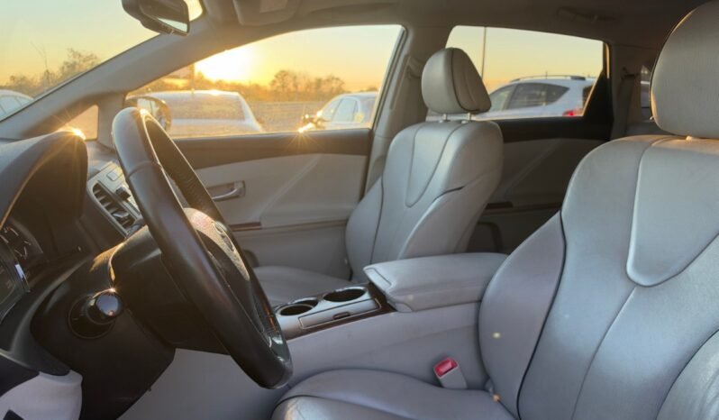 
								2010 Toyota Venza 4dr Wgn AWD full									