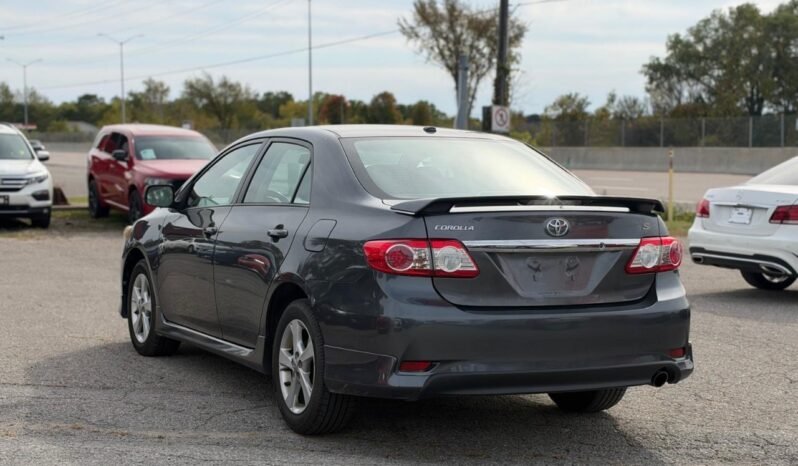 
								2011 Toyota Corolla 4dr Sdn Auto S full									