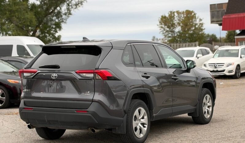 
								2022 Toyota RAV4 LE AWD full									