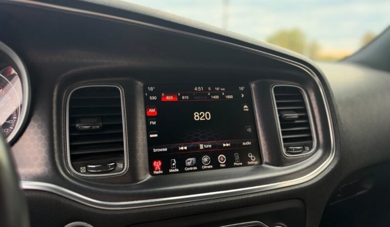 
								2015 Dodge Charger 4dr Sdn SXT RWD full									