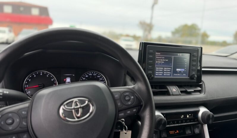 
								2022 Toyota RAV4 LE AWD full									