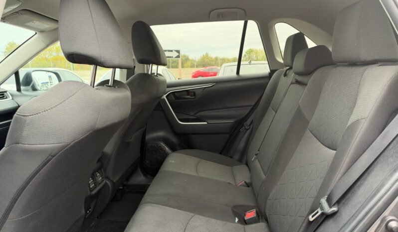 
								2022 Toyota RAV4 LE AWD full									