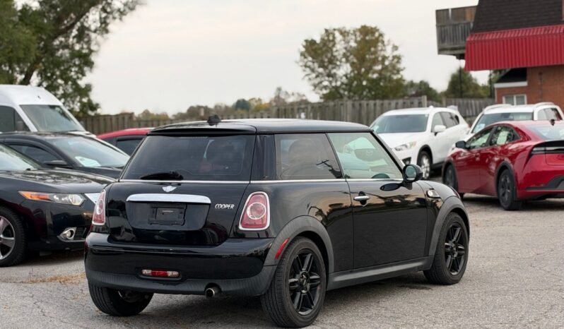 
								2012 MINI Cooper Hardtop 2dr Cpe Baker Street Edition full									