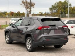 
										2022 Toyota RAV4 LE AWD full									