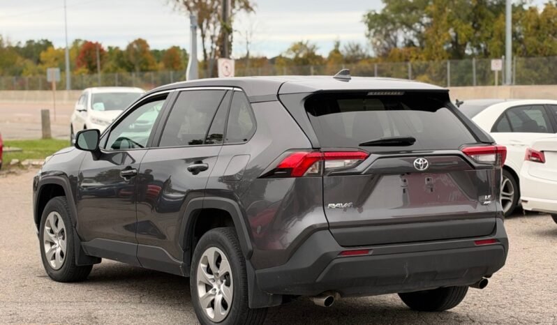 
								2022 Toyota RAV4 LE AWD full									