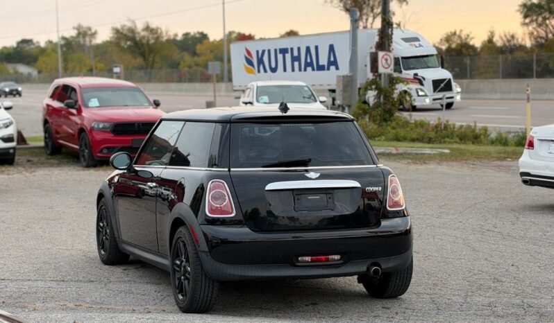 
								2012 MINI Cooper Hardtop 2dr Cpe Baker Street Edition full									