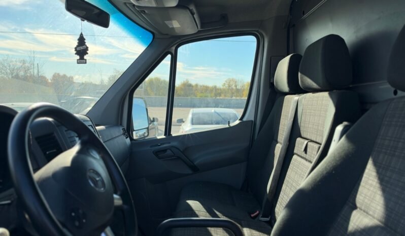 
								2016 Mercedes-Benz Sprinter Cargo Vans RWD 2500 V6 144″ full									