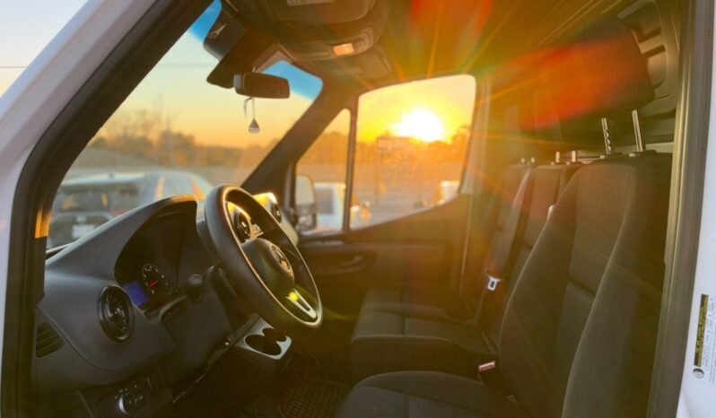 
								2019 Mercedes-Benz Sprinter Cargo Van 2500 High Roof V6 170″ full									