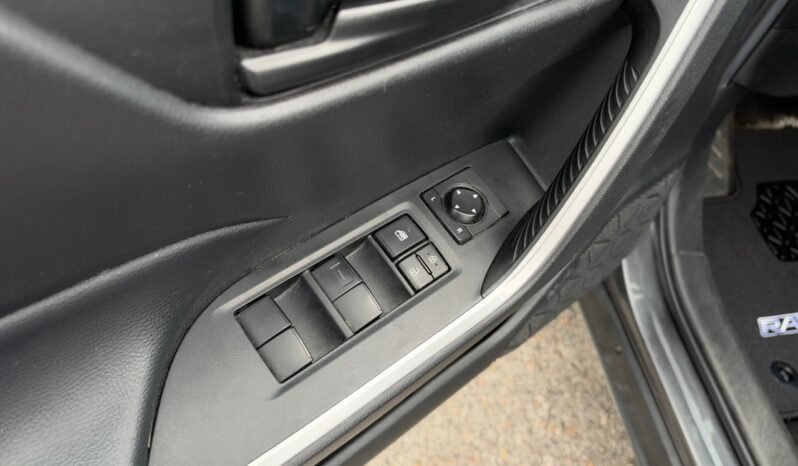 
								2022 Toyota RAV4 LE AWD full									