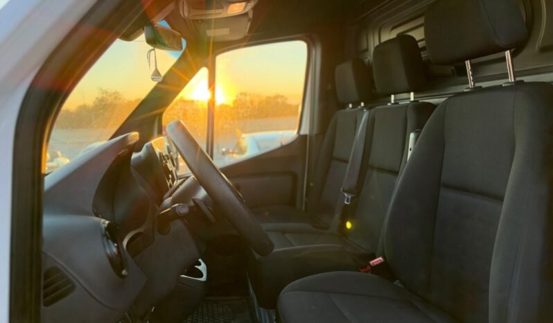 
								2019 Mercedes-Benz Sprinter Cargo Van 2500 High Roof V6 170″ full									