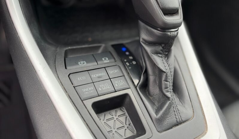 
								2022 Toyota RAV4 LE AWD full									
