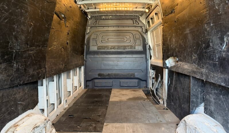 
								2019 Mercedes-Benz Sprinter Cargo Van 2500 High Roof V6 170″ full									